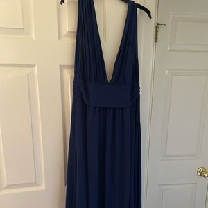 Lulu’s Plunging Vneck Chiffon Gown in Navy
